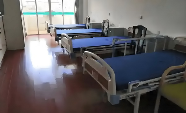 高技可以入户深圳吗_汪小菲带儿女到内蒙古，玥儿骑马他牵马 汪小菲带儿单后陪诊师接